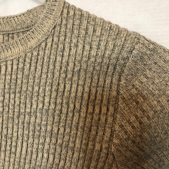 Forever 21 Long Sleeved Ribbed Crop Sweater Size S - Picture 3 of 5